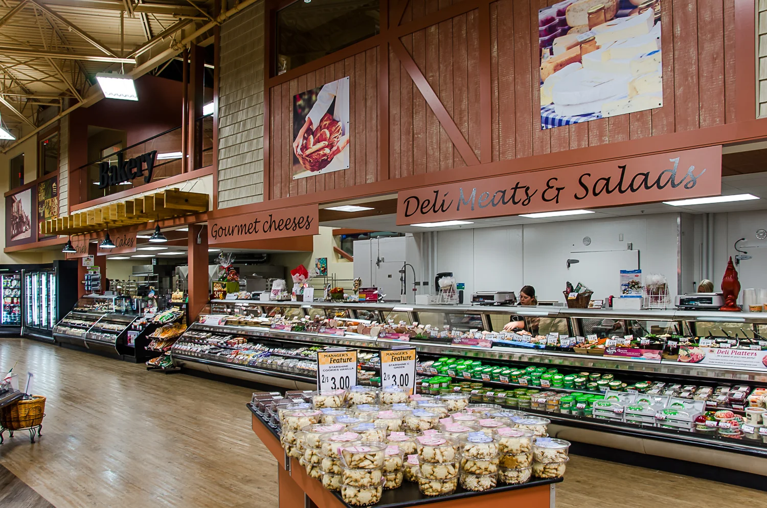 Country Grocer Int-2.jpg
