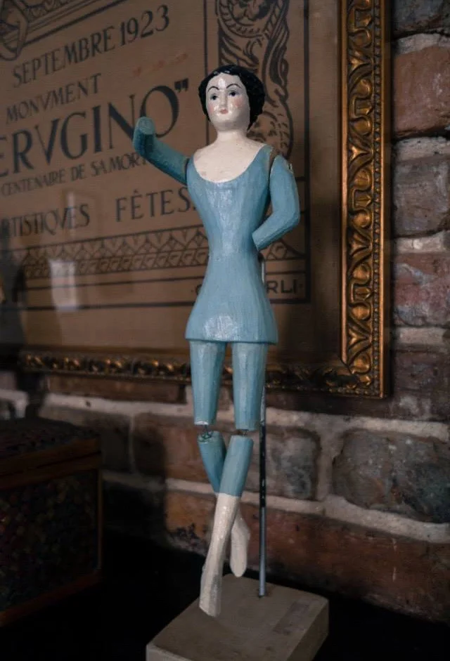 Creepy Wooden Figurine Photp: Andrew Nguyen