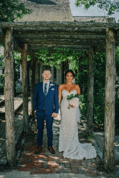 Wedding photo - modern farmer and his wife inspiration - terrain at styers Photo credit: Alex Medvick Photography