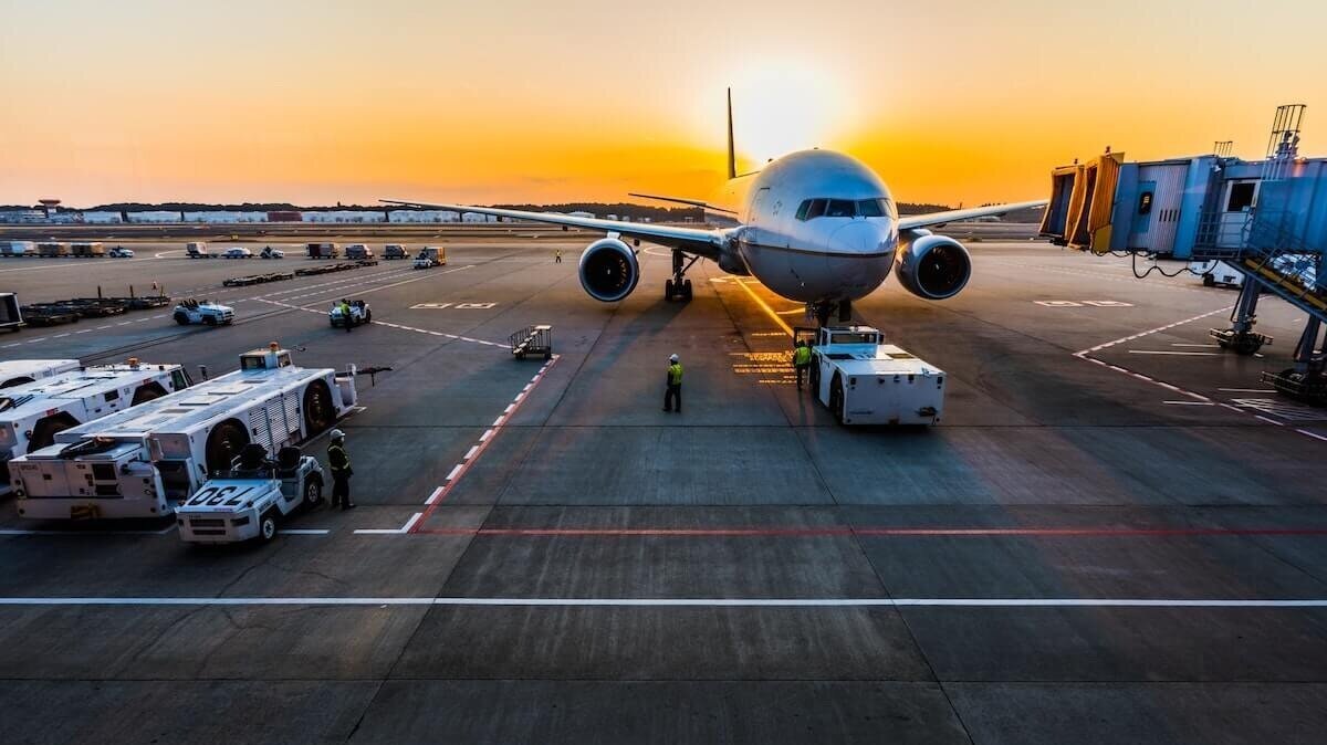 How to Get to the Airport Early in the Morning 2 How to Get to the Airport Early in the Morning