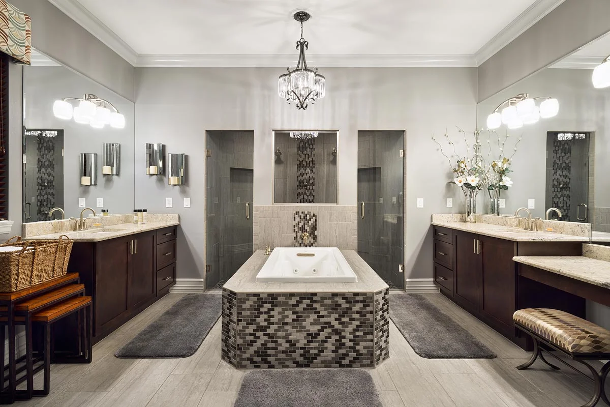 1105WCRR-suite-1-bath.jpg