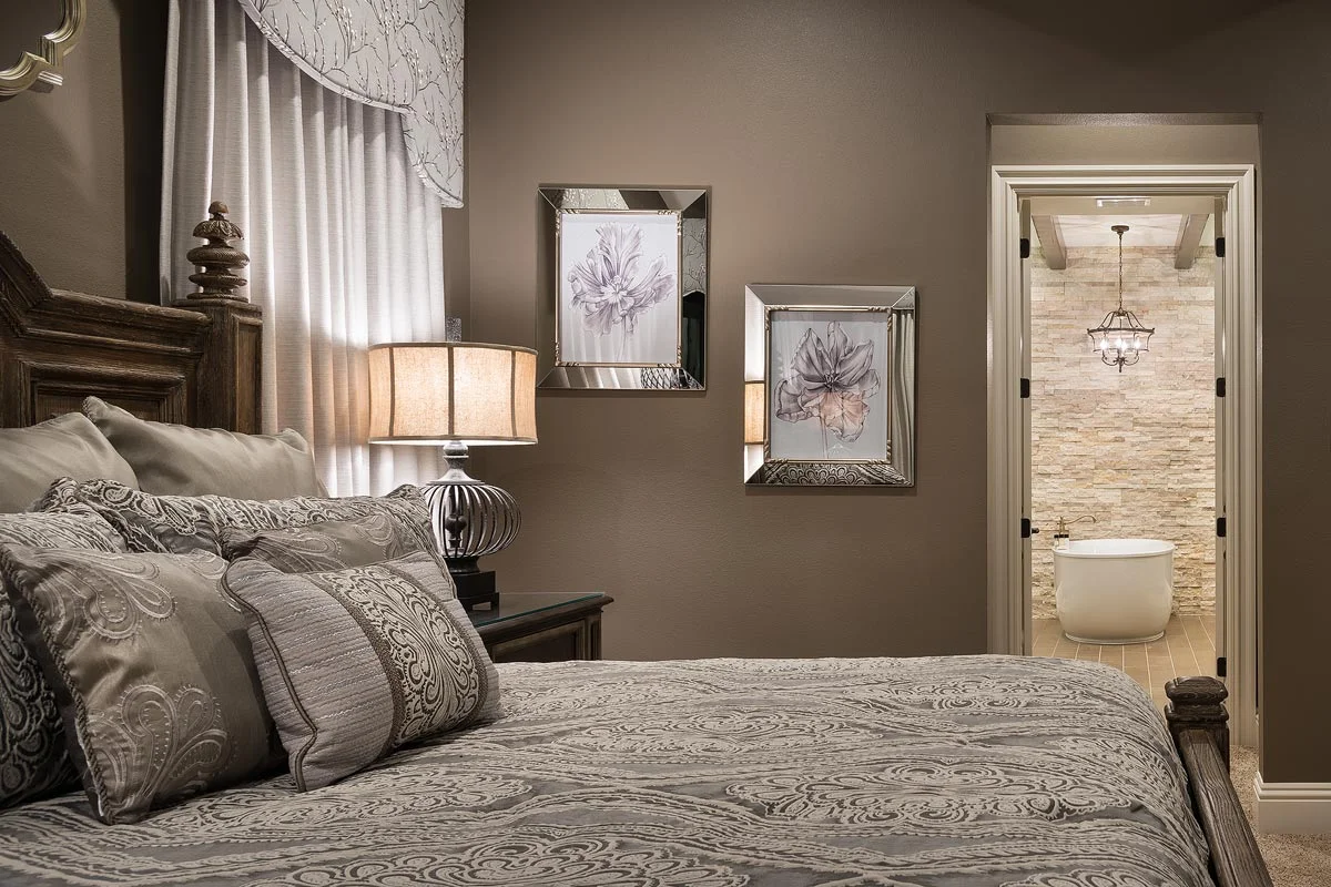 7846PMRR-suite-1-bed_002.jpg