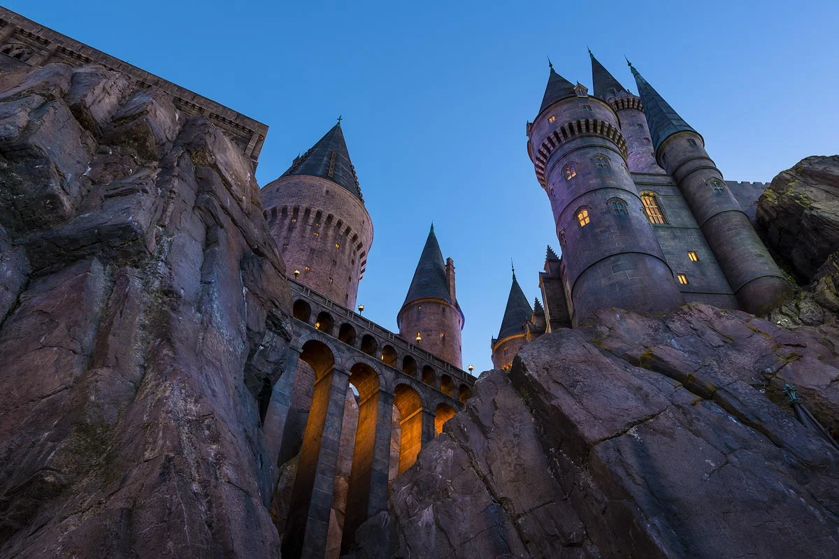 USA-Florida-Orlando-Universal-Islands-of-Adventure-Wizarding-World-of-Harry-Potter-Hogwarts-castle-dusk.jpg