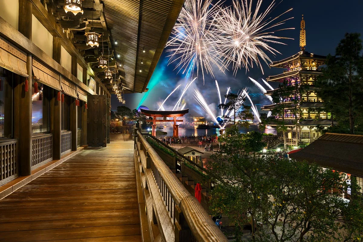 USA-Florida-Orlando-Walt-Disney-World-Epcot-IllumiNations-Reflections-of-Earth-fireworks-from-Japan-pavilion.jpg