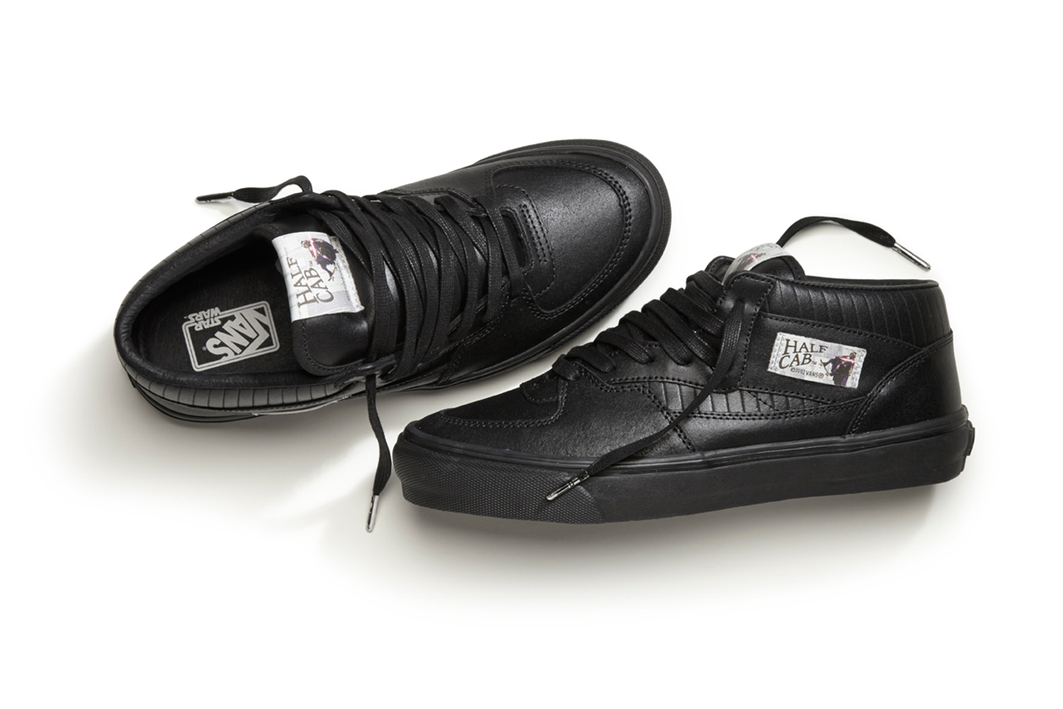 Vault-by-Vans-x-Star-Wars_OG-Half-Cab-LX_Darth-Vader-Black.jpg