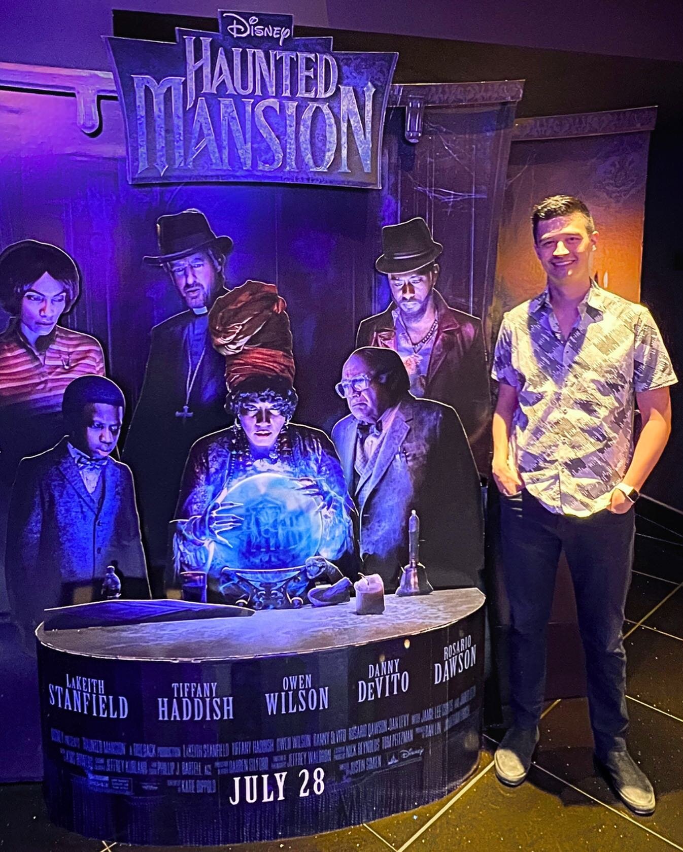 @hauntedmansion! What a score by @krisbowersmusic! 🙌 Kris combined massive symphonic orchestra, choir, jazz band, barbershop quartet, and the iconic haunted mansion organ into this unbelievably colorful and masterful score. 👏 So happy to be a part 