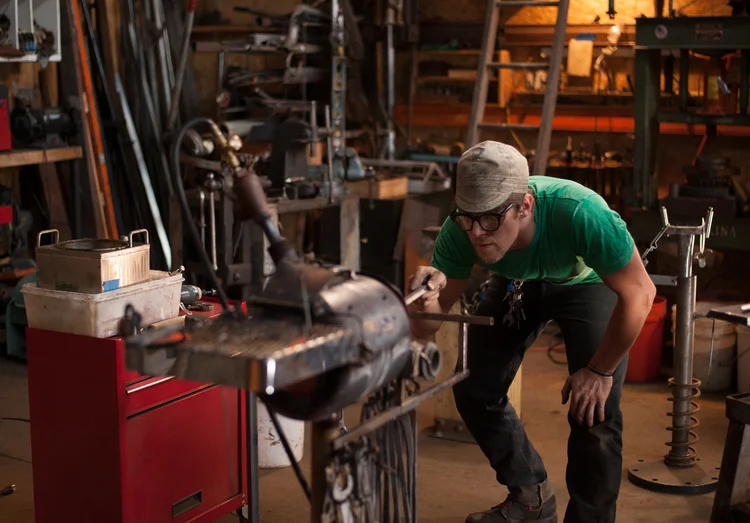Hans Early-Nelson does something cool with metal.