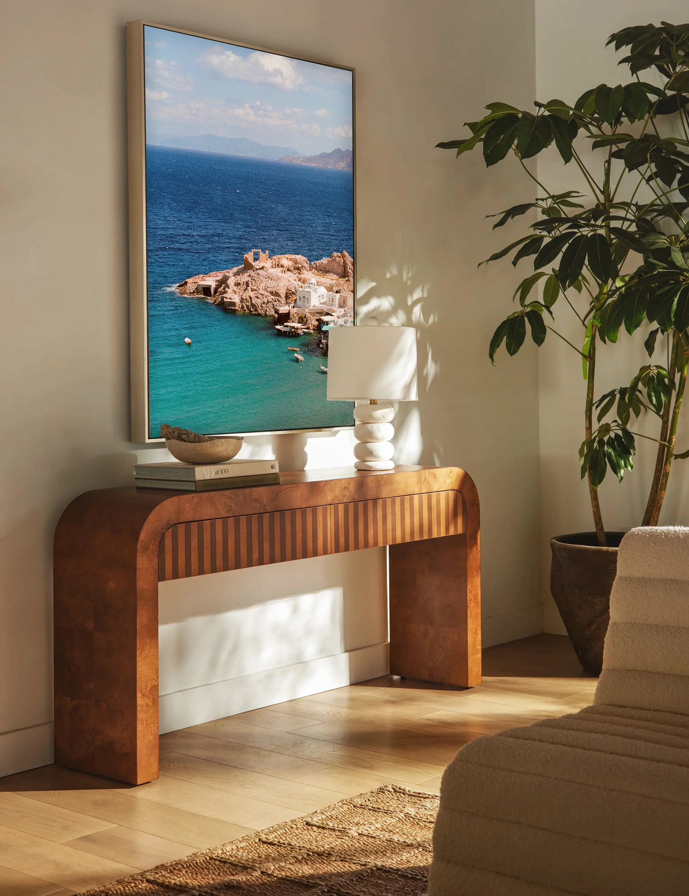 milos I interior.jpg