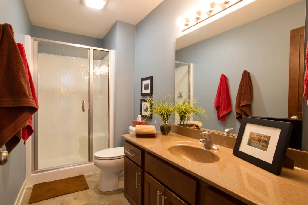 Downstairs_Bath.jpg