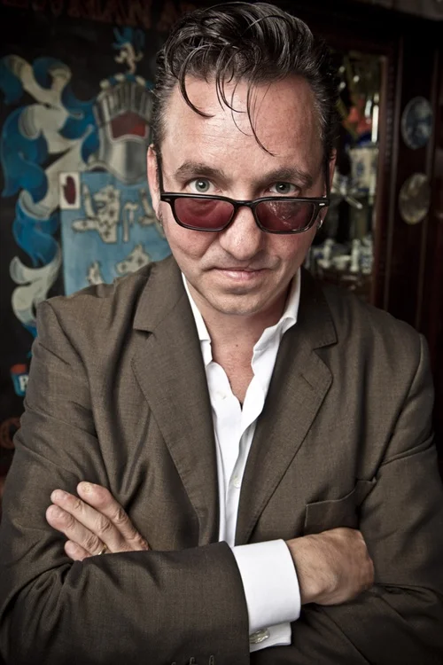 Lots of shoots this day but a lunchtime pie, pint and portrait at the Newman Arms was never going to be my worst day ever. Richard Hawley, what an artist. The whole deal here .