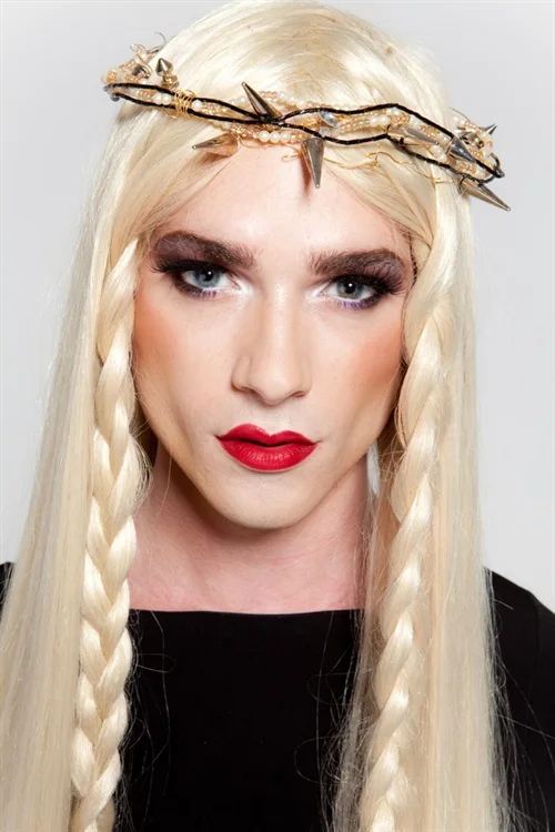 Jon Benet Blonde portrait for MTV. Such fantastic models and a great opportunity for a memorable shoot (and great laugh) at Shoreditch Studios with the stars of the after show party at the MTV European Music Awards.