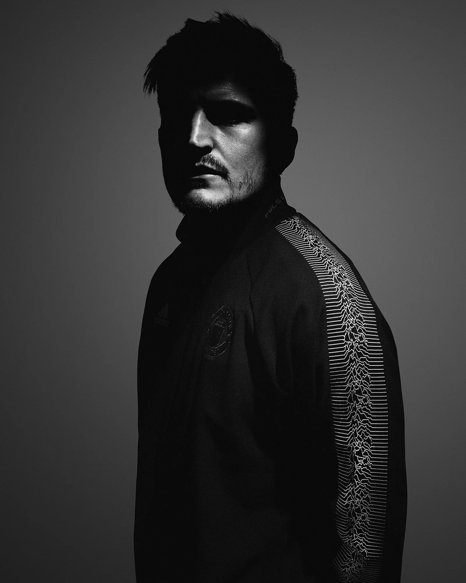 PS_MUFC_MAGUIRE[NON-ADIDAS]_1_4X5.JPG