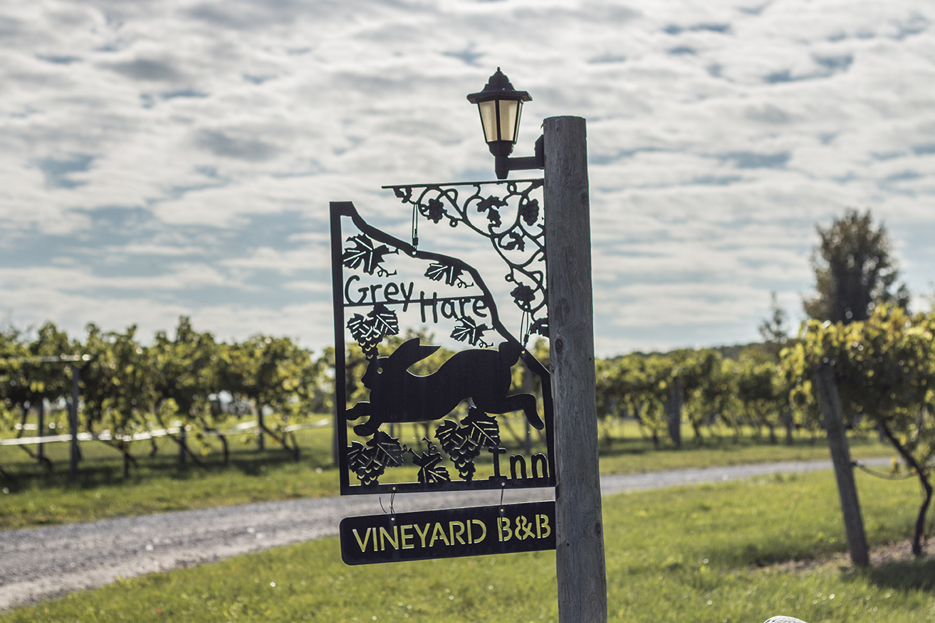 The sign on the driveway of our B&B.