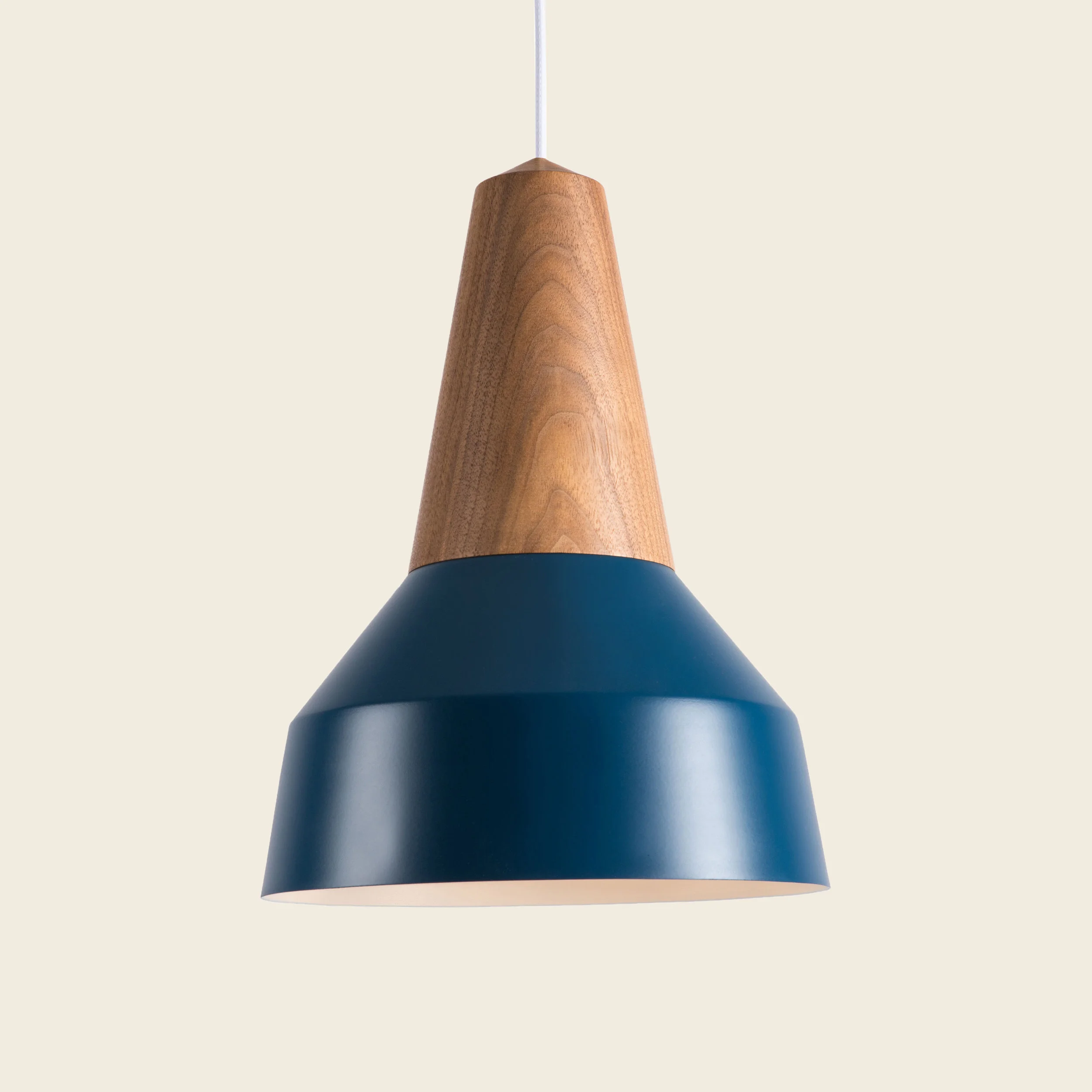 EIKON_BASIC_WALNUT_NORDICBLUE_white.jpg
