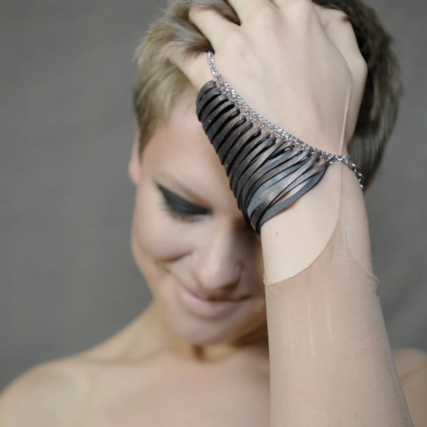 Side cuff2.jpg