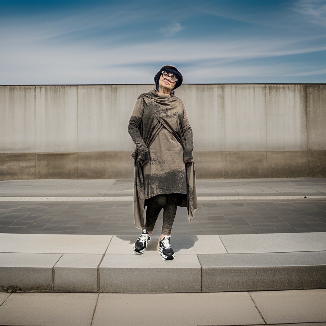 83EF7049-0A50-4191-9641-4970B8885E48