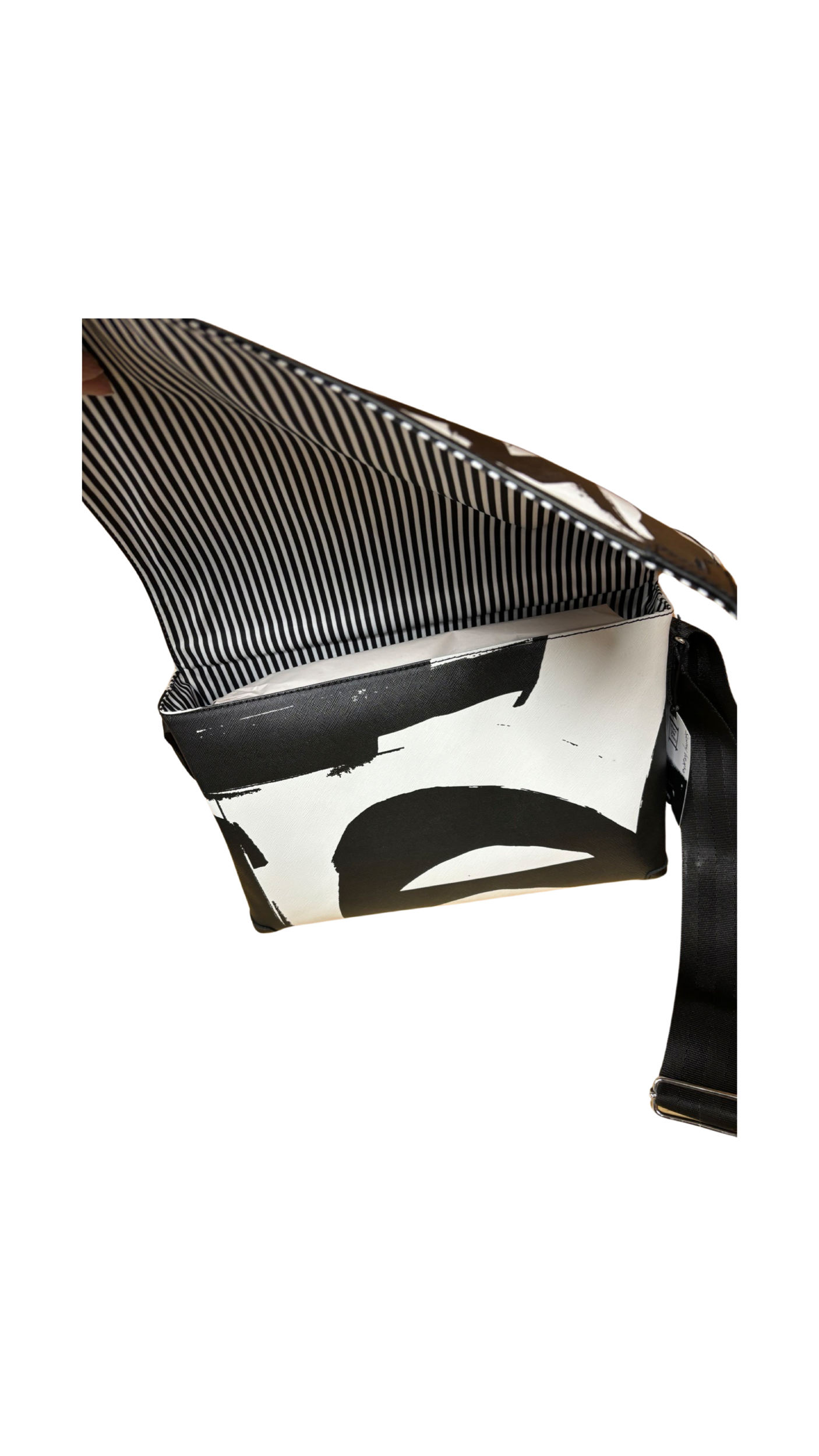 557BE4AF-D190-4FB6-B069-615342EF809E