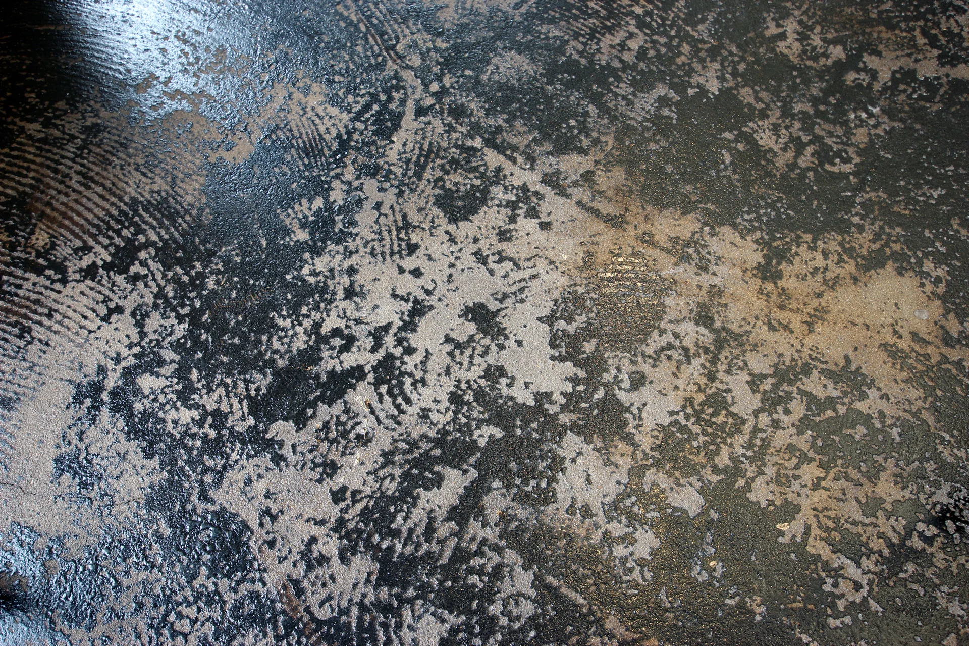 hjlstudio-gallery button floor.jpg