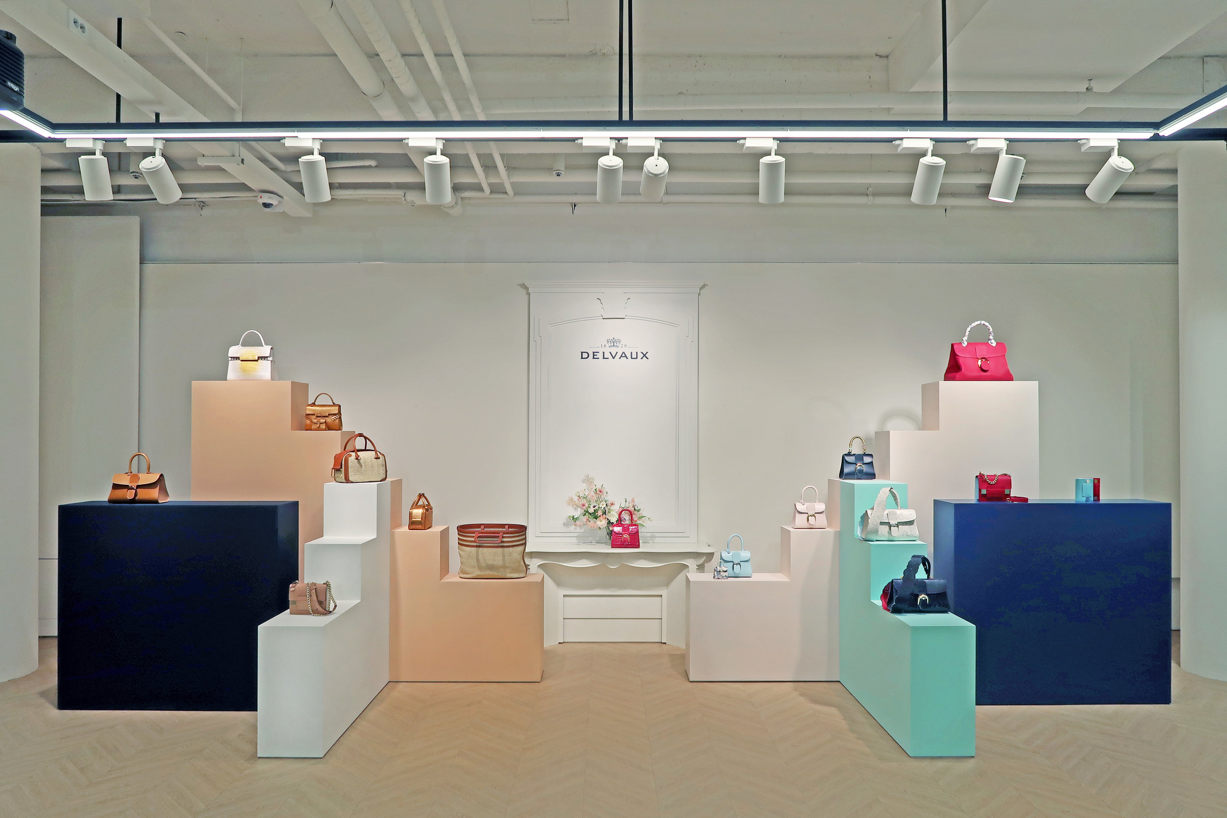   delvaux ss2019 pop-up in seoul  