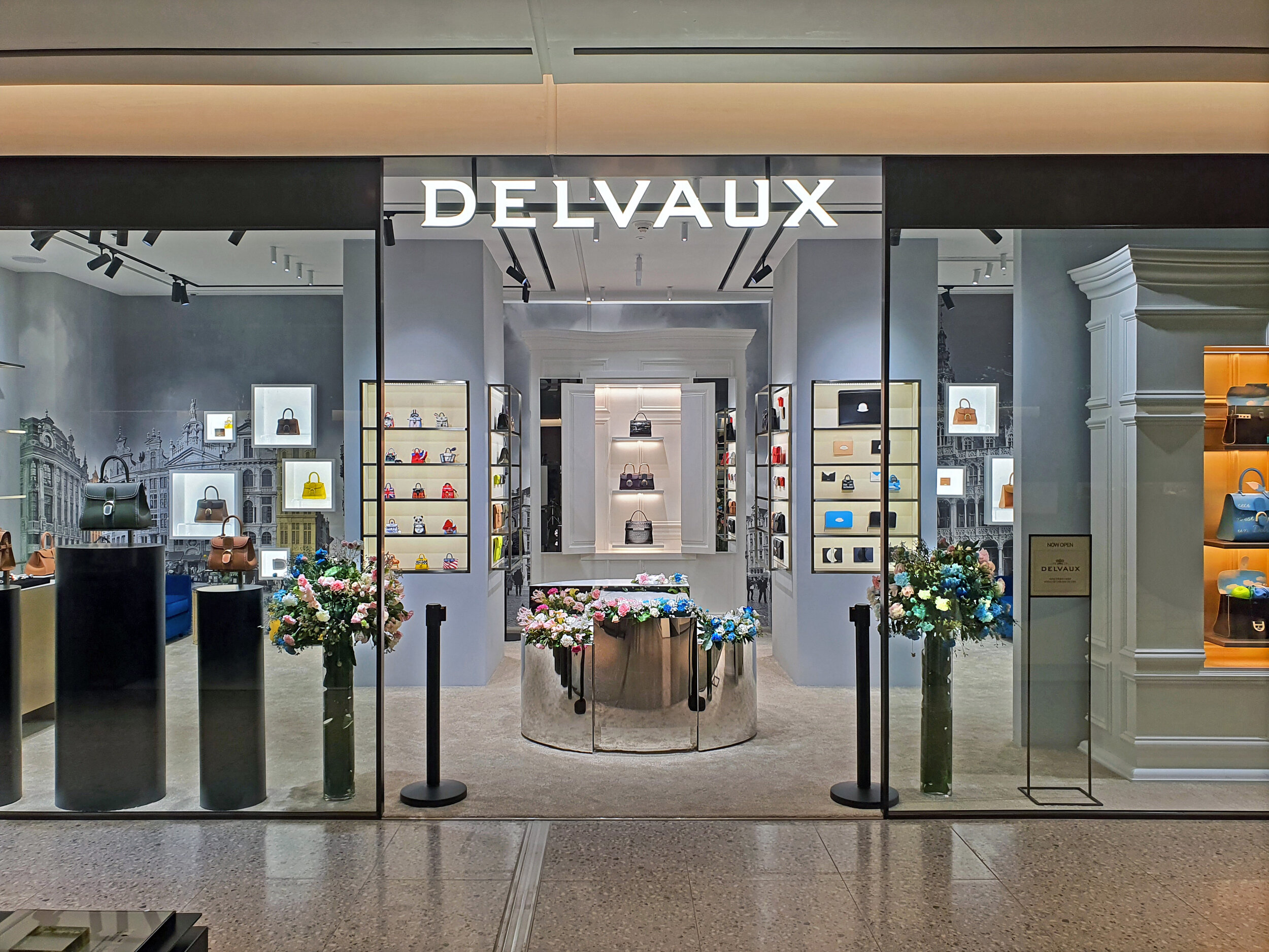   delvaux store in ssg times square  