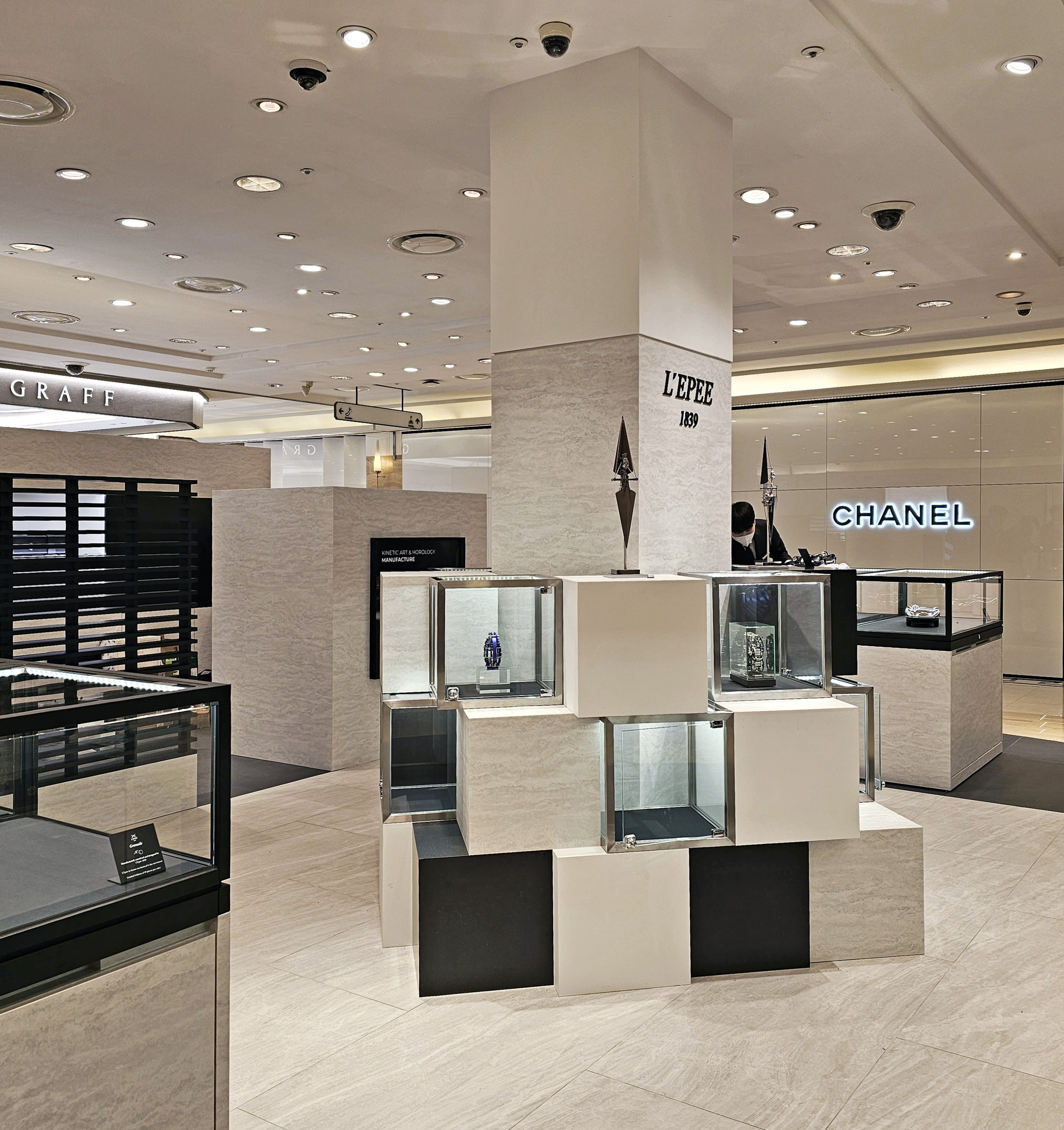   l’epee 1839 store in galleria east  