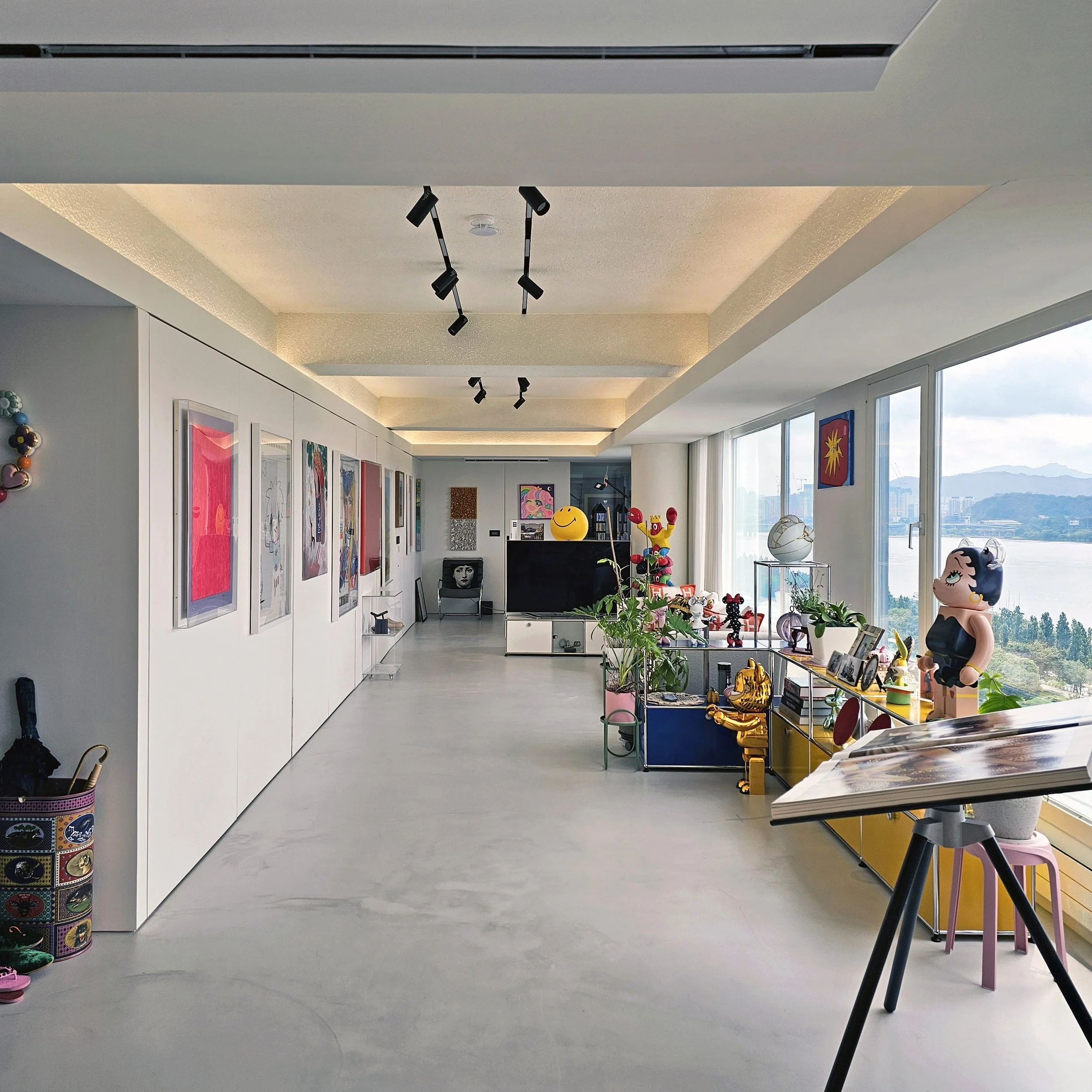   hh river view residence  