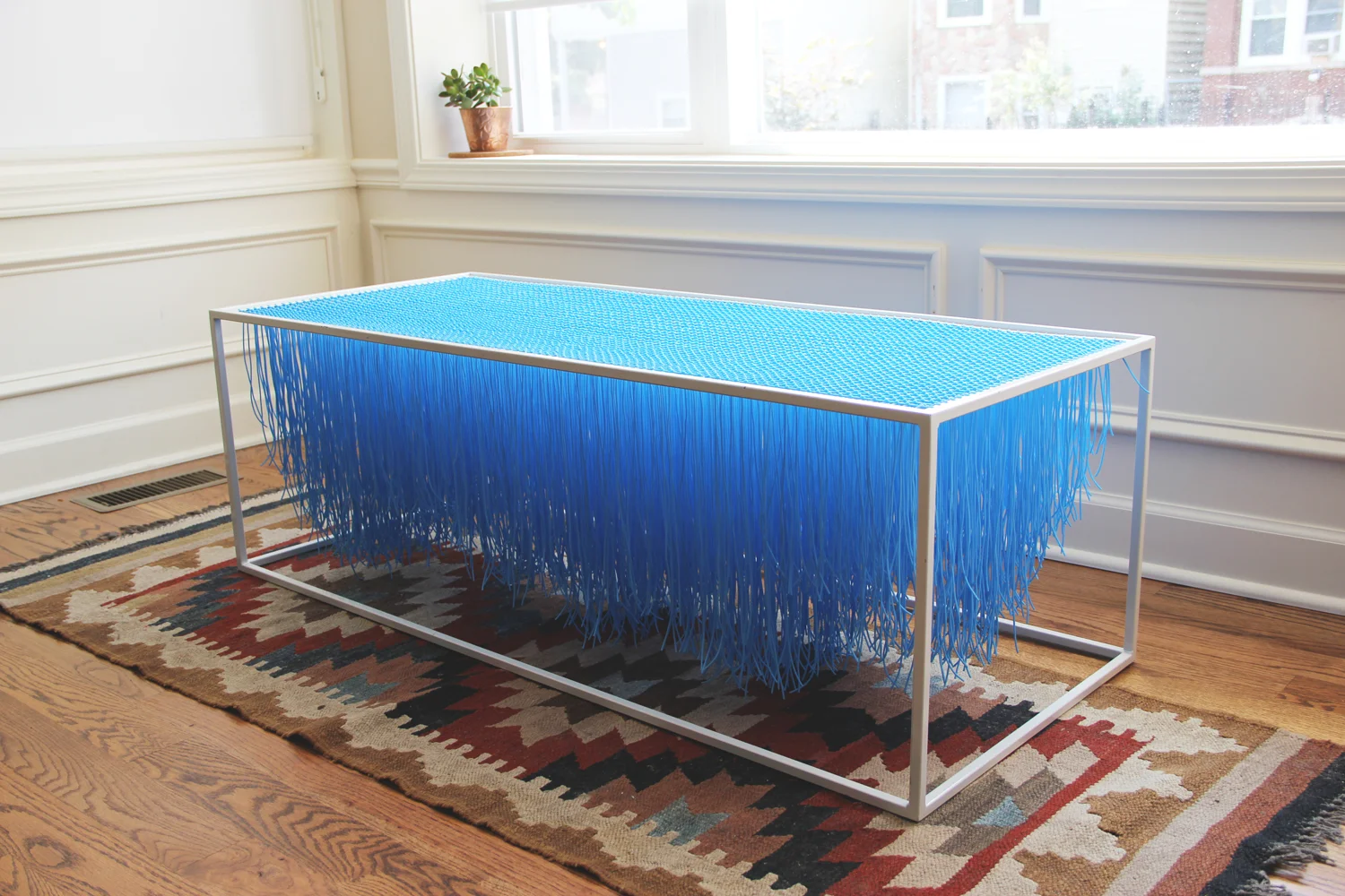 Echo coffee table 2009 -- DWR Modern+Design+Function Finalist (link) Apartment Therapy website