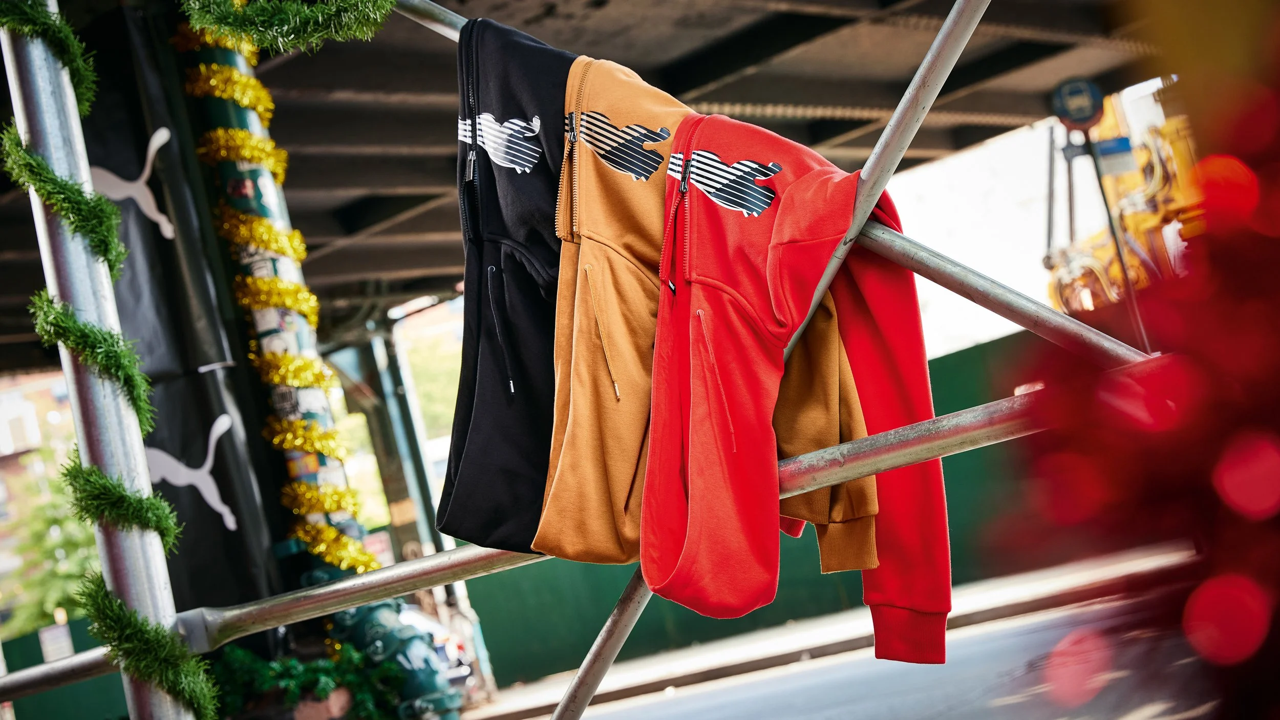 22AW_PNA_Holiday_Phase-2_Cat-Graphic-Hoodie_1169_CMYK.jpg