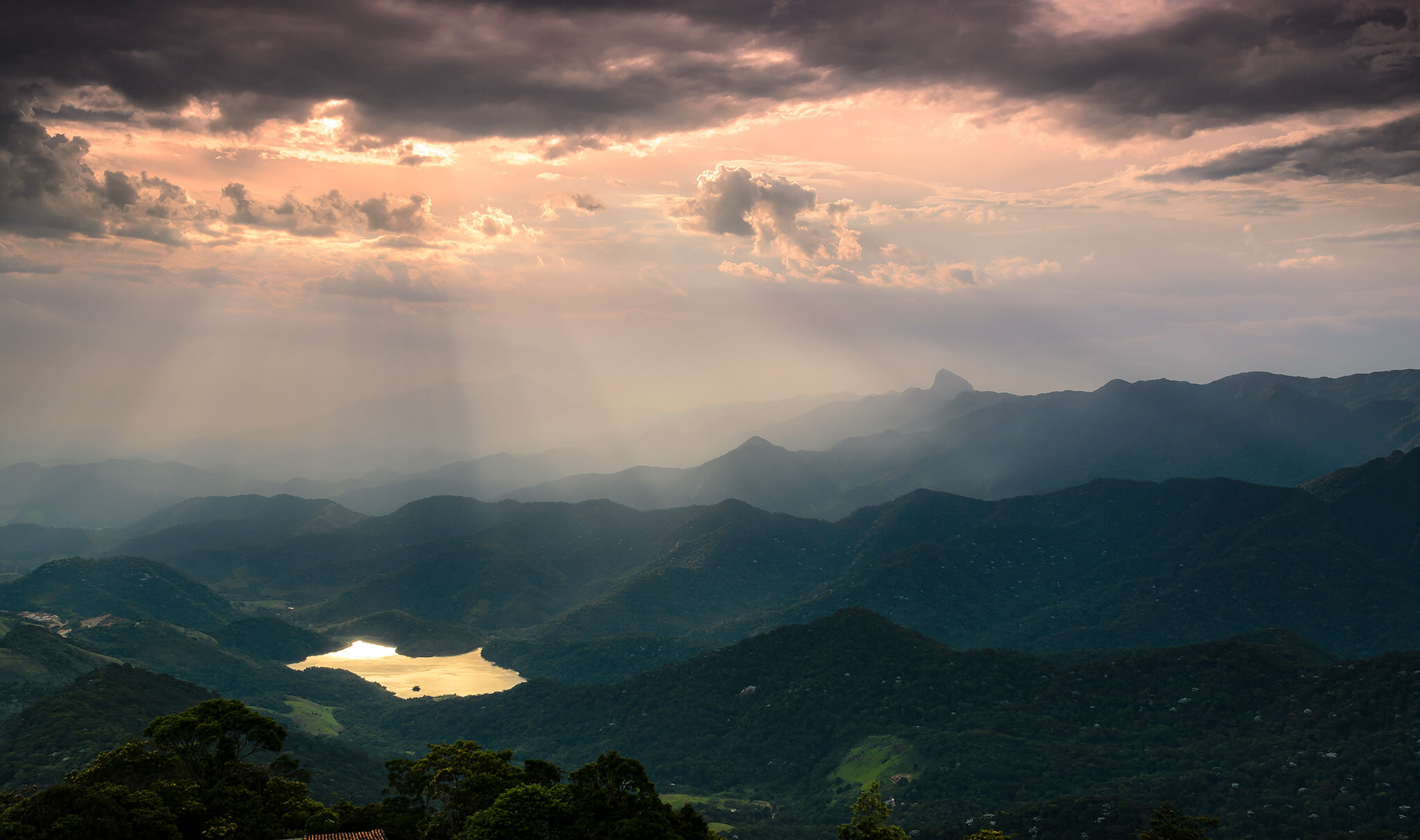 Mountains of Petrópolis, RJ, Brasil, 2014.jpg