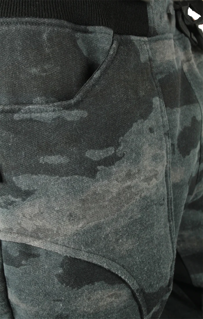 PTSWEAT_URBANBLUR_DETAIL1.jpg