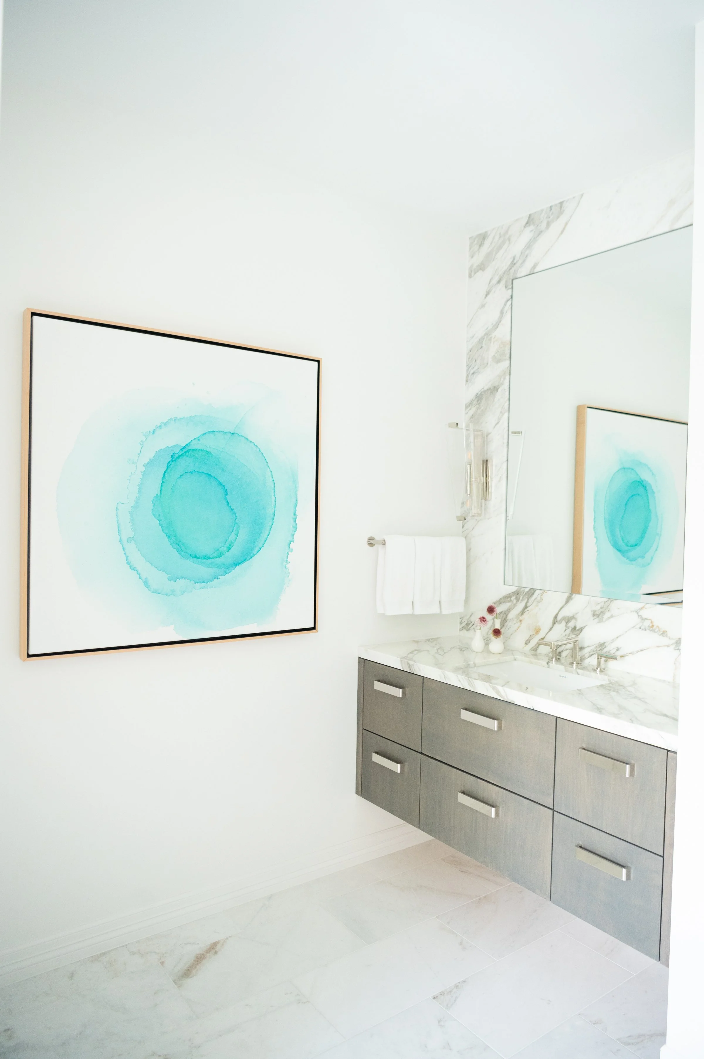 Cabinetry Colors in the Bathroom