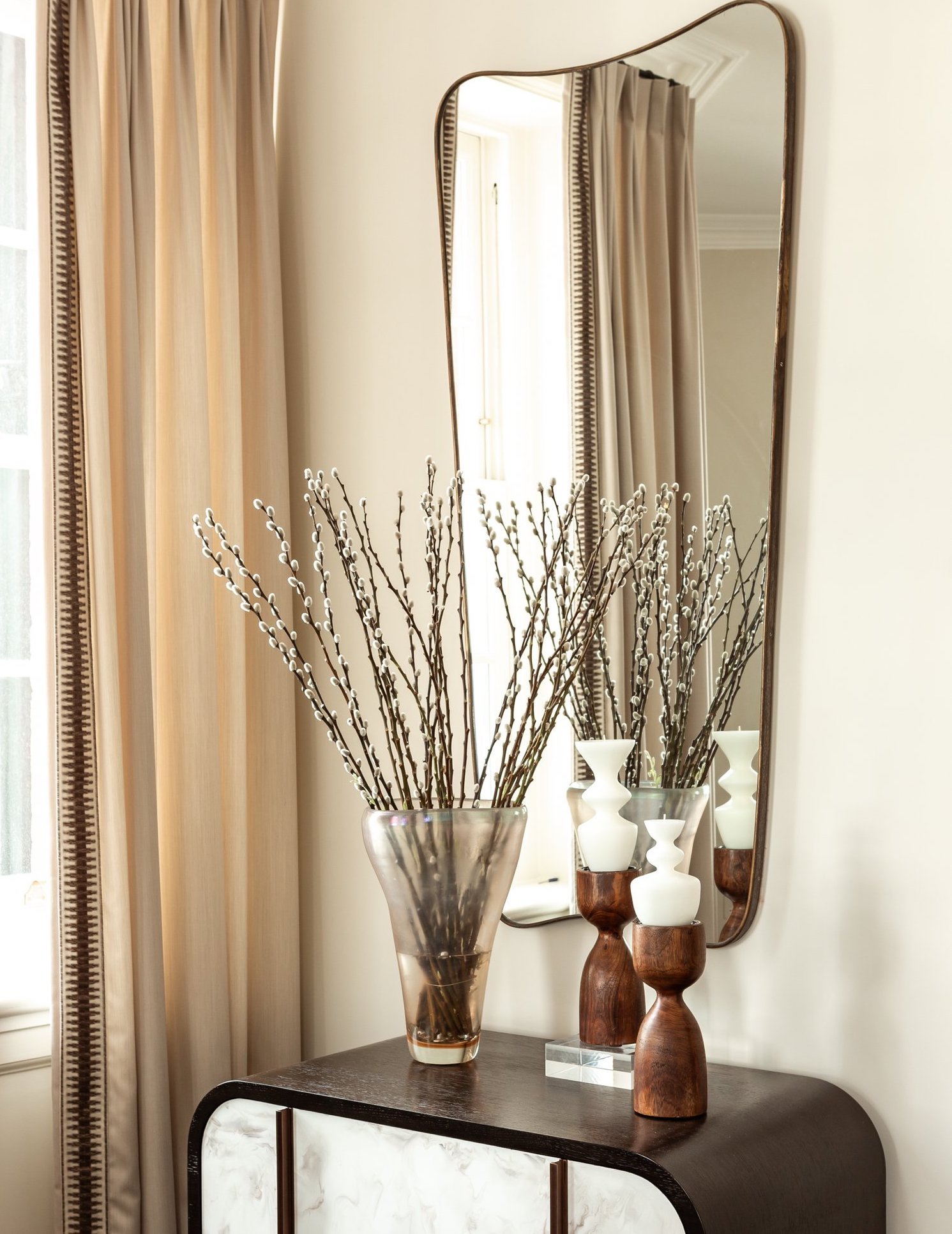 The Shapely Style of Mirrors