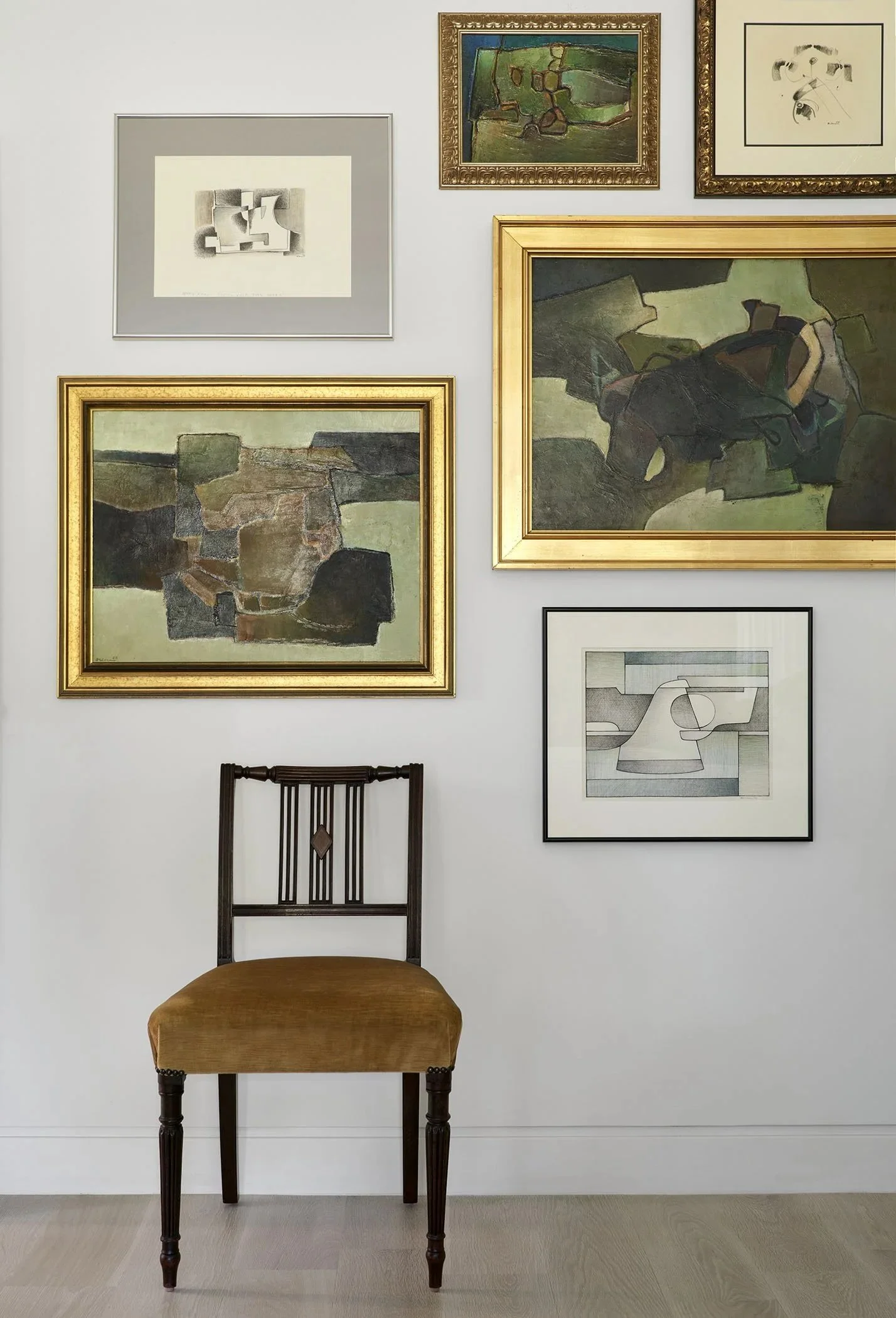 Expert Tips for Hanging Art in Your Home