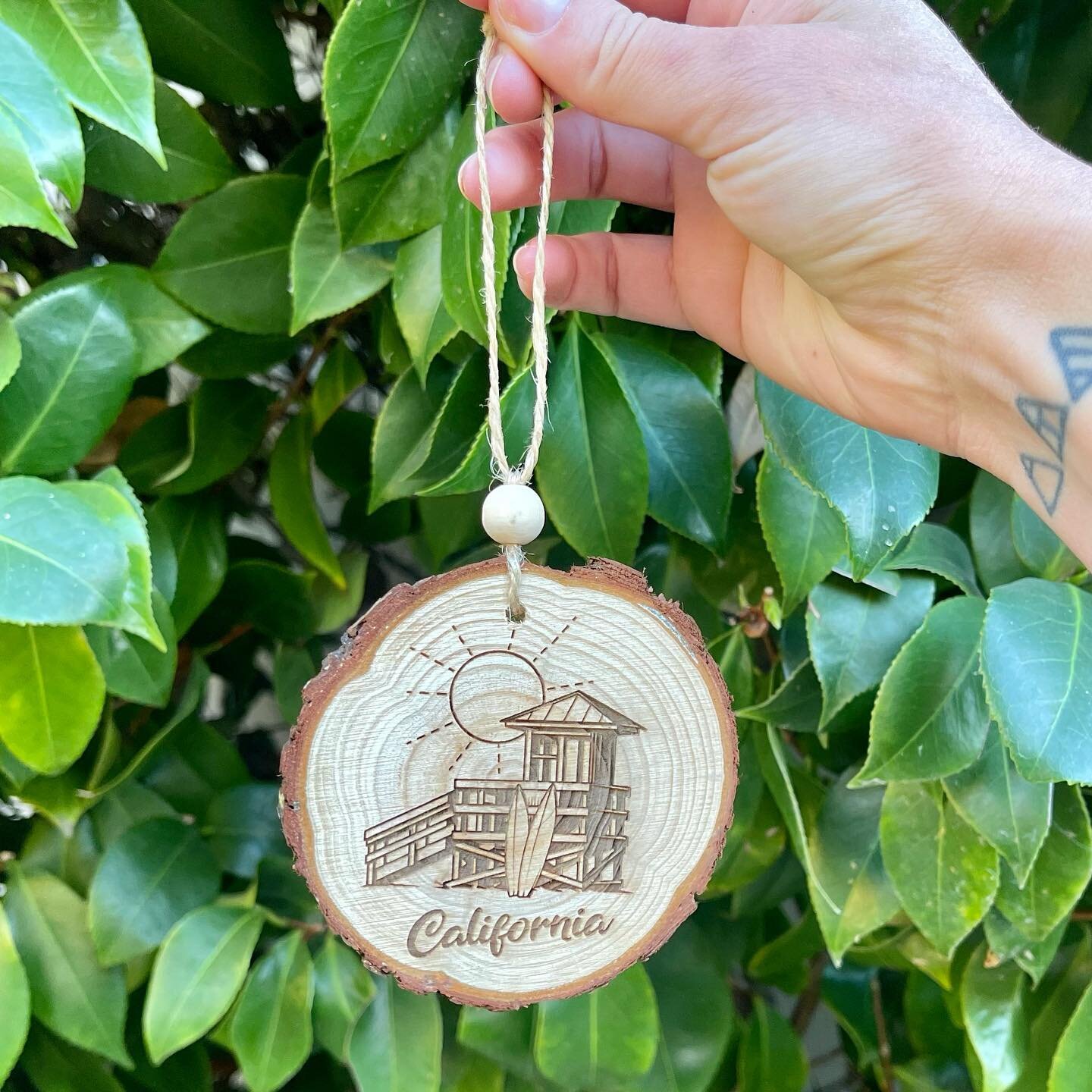 California Tree Ornaments 
FOR SALE!!!
$15 each - ✨ Limited Edition ✨

Tag a friend who would love this in their home!

#California #CaliforniaLife #BeachLife #CaliforniaChristmasOrnaments #Californiaart #SurfingCalifornia #Calilife #CaliforniaIsMyHo