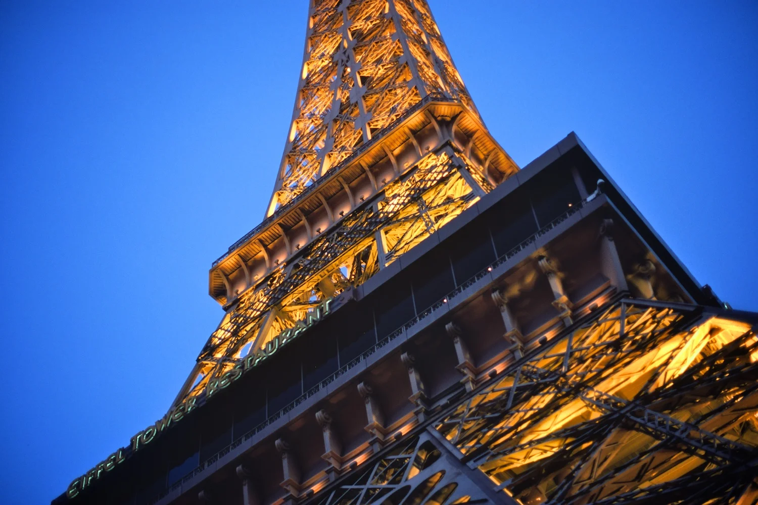 Mini Eiffel Tower (Las Vegas).jpg