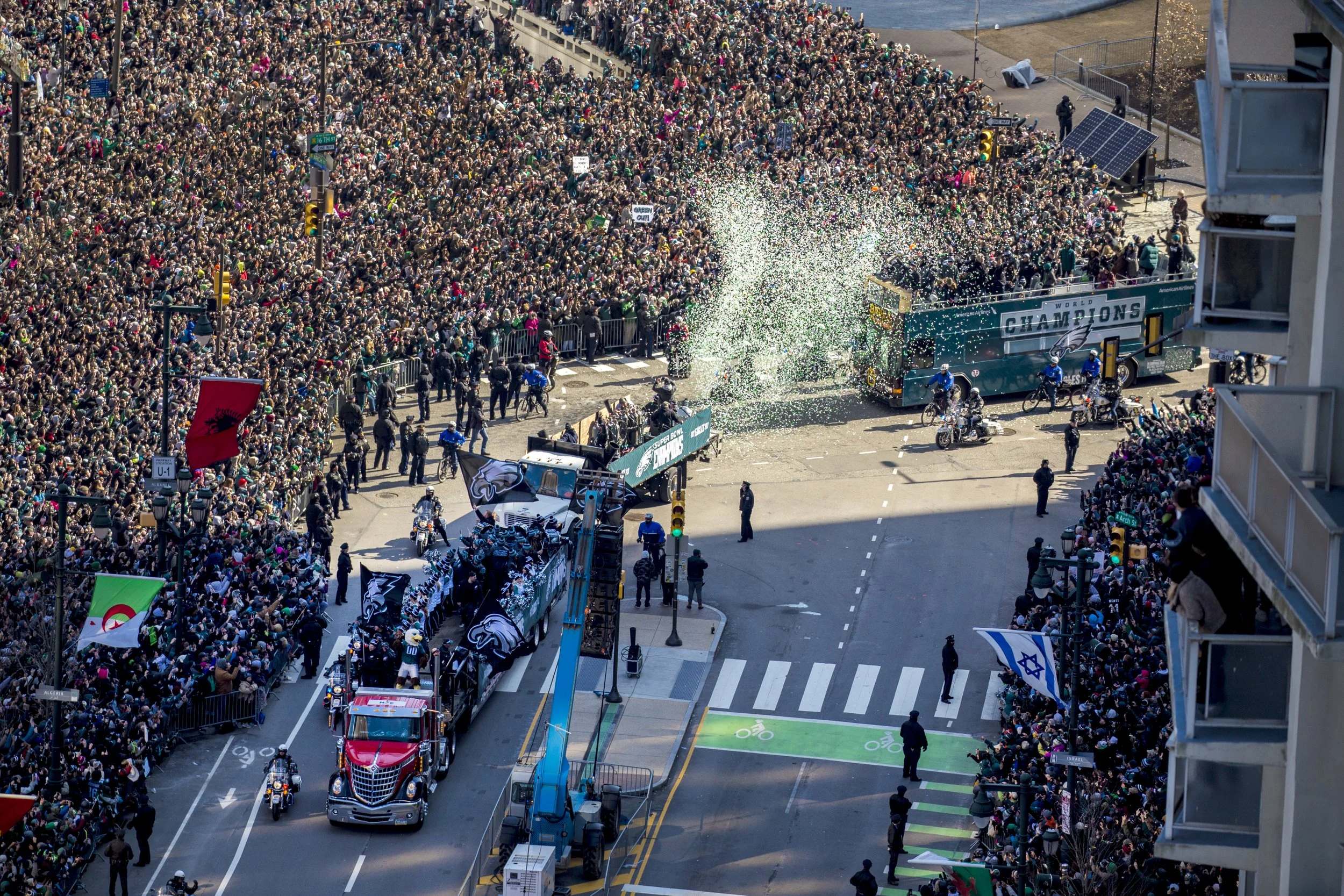 EaglesParade_080218_25-M.Edlow.jpg