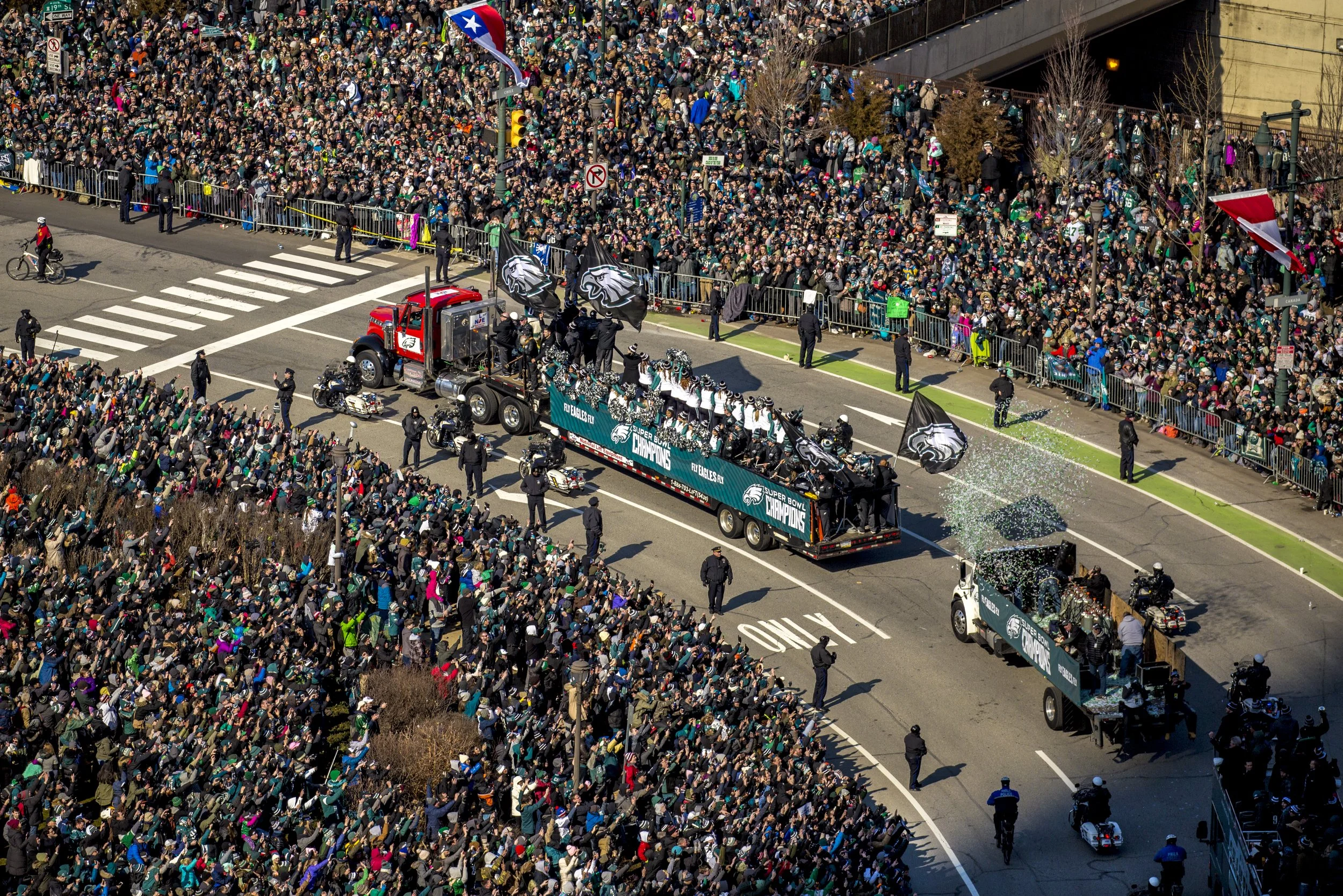 EaglesParade_080218_09-M.Edlow.jpg