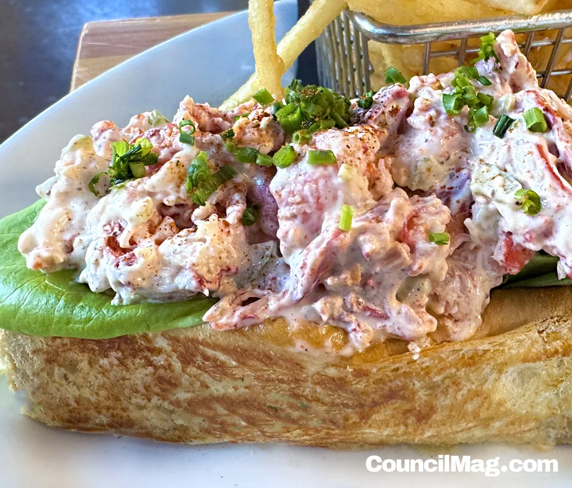 LobsterRoll.jpg