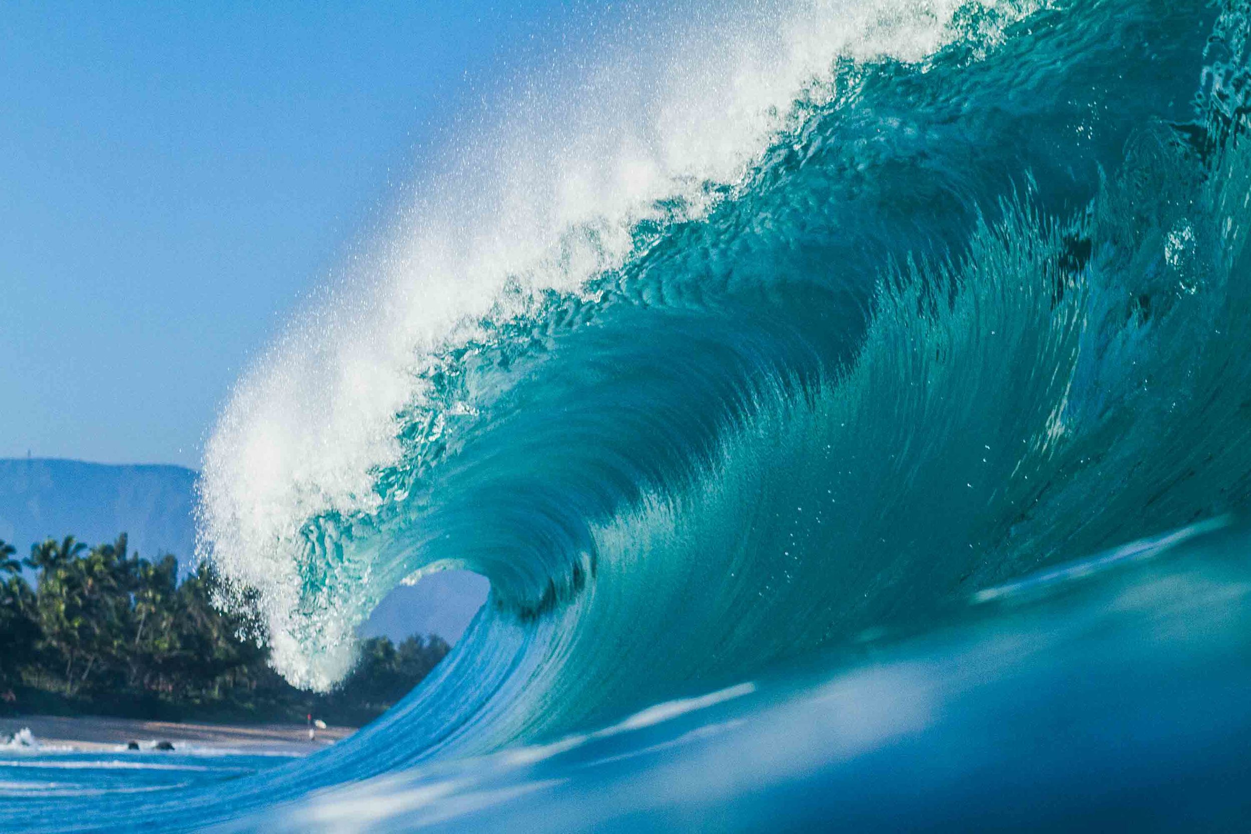  bryce-johnson-pipeline-surfing-photography 