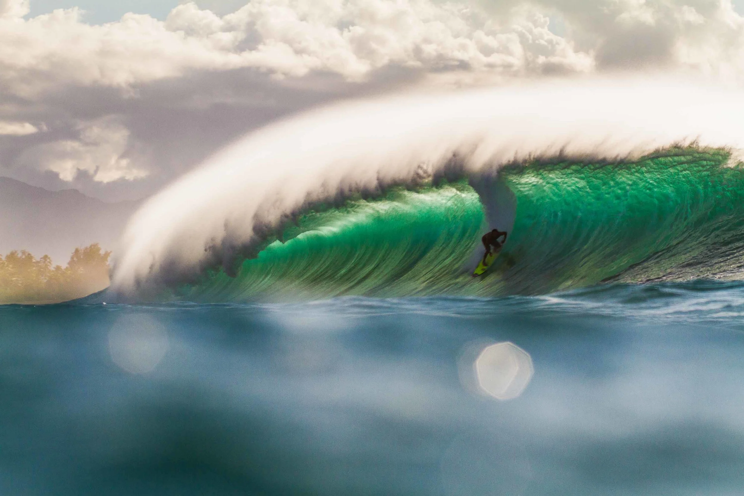 bryce-johnson-pipeline-surfing-photography