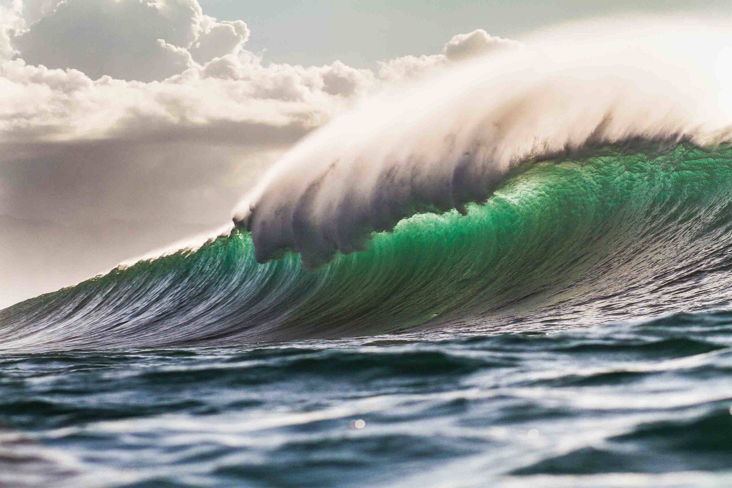  bryce-johnson-pipeline-surfing-photography 