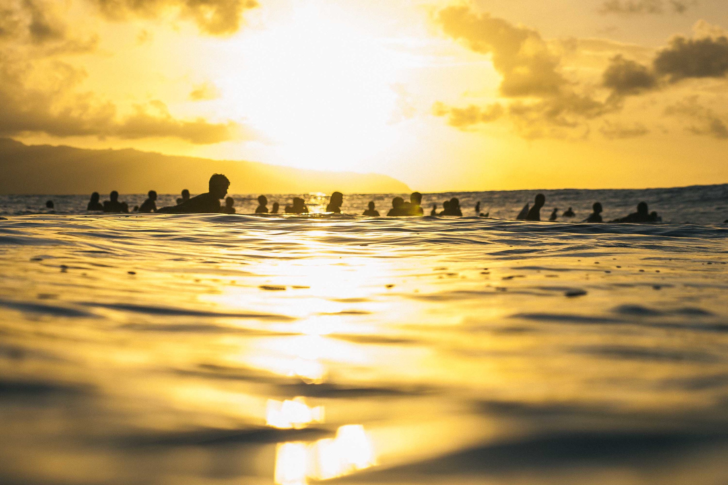 bryce-johnson-pipeline-photographer-water-hawaii-surfing-13.jpg