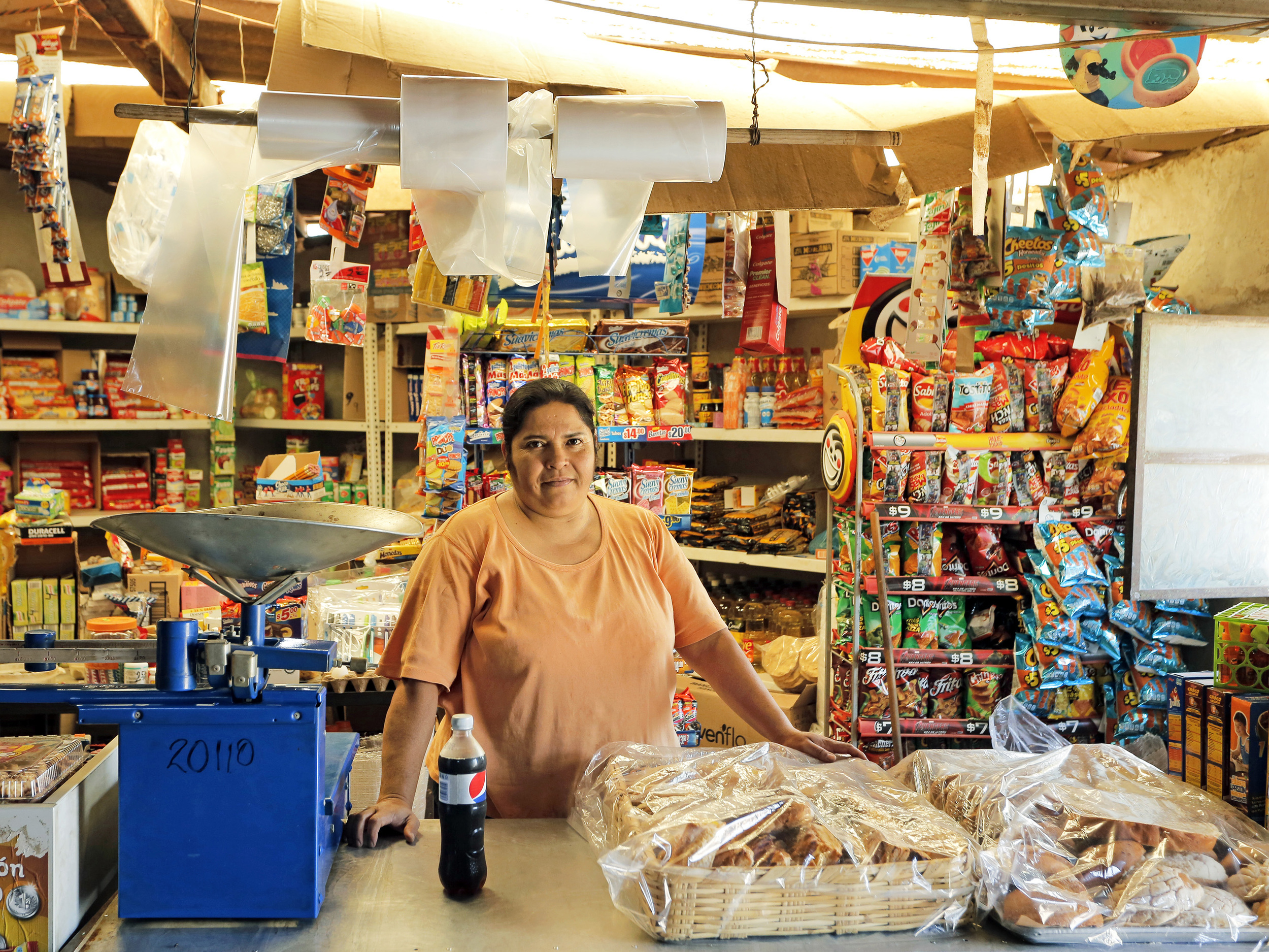 La Senora y su Tienda_3000.jpg