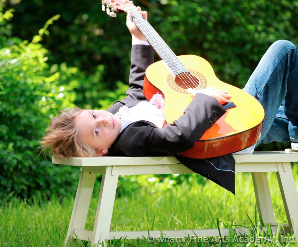 Clases de Guitarra — Music Classes in Miami, online lessons | Art School |  Dance School | Guitar | Violin | Singing | Drums | Piano | Drawing