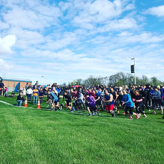 And they're off!!! 💜🐝#JLS5K #royersford #springford #fundraiser