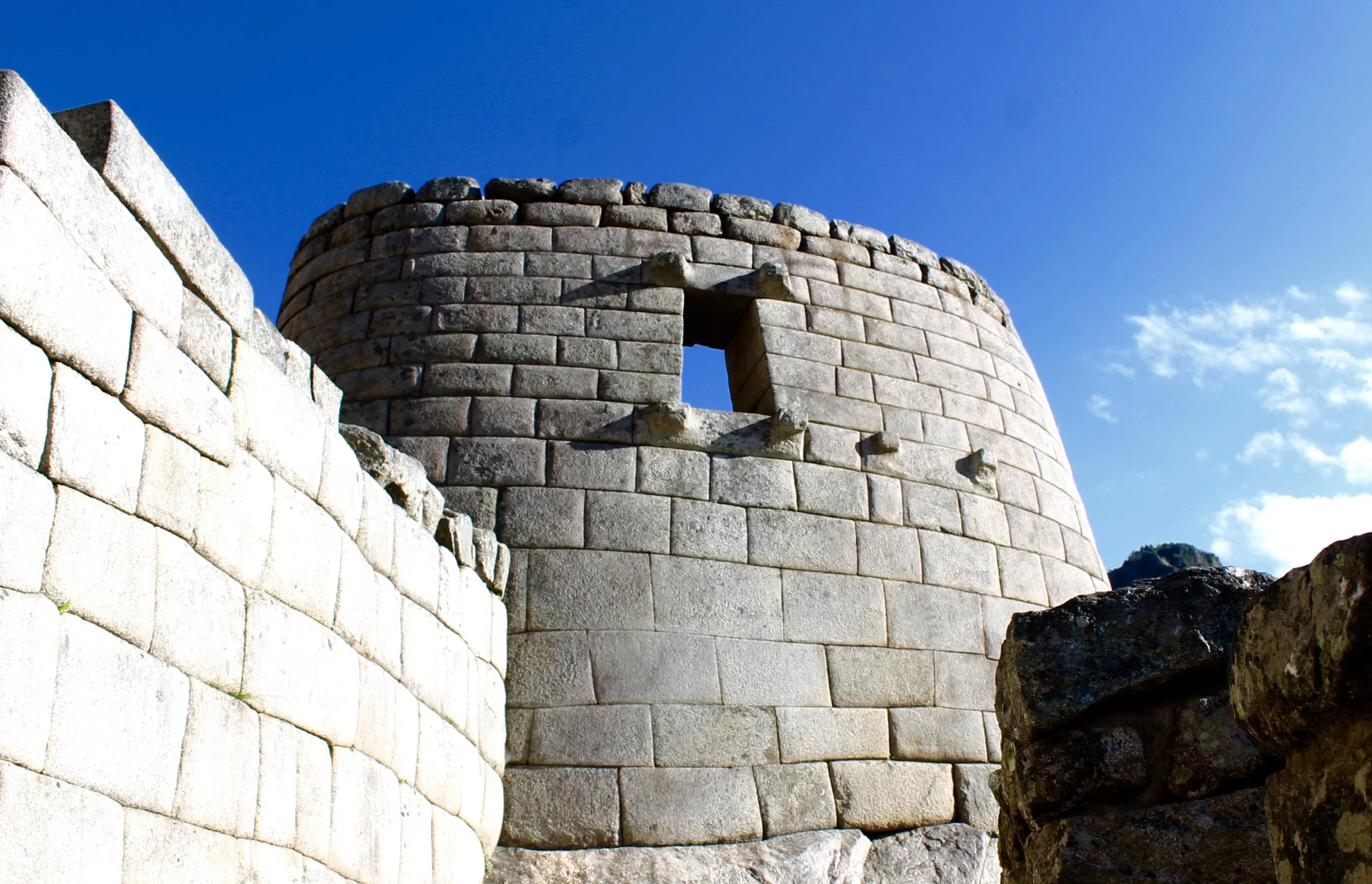  The Sun Temple. &nbsp;Inti, the Inca Sun god was the main god that the Inca's worshipped and who they believed their Inca Kings descended from. &nbsp; 