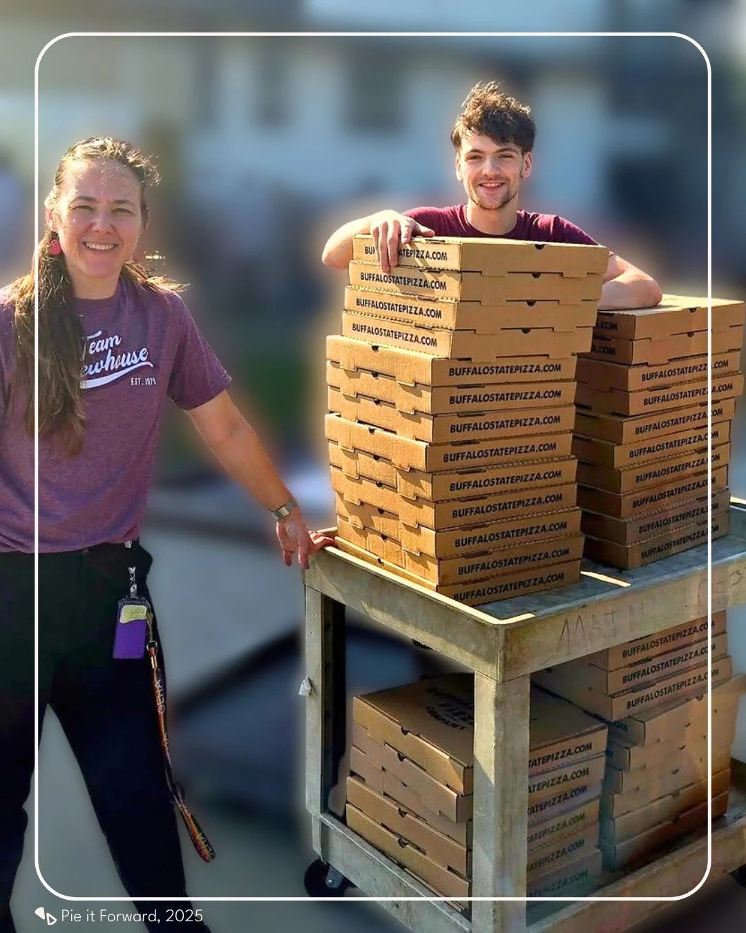 @buffalostatepizzaop is Pie-ing It Forward in KC🙌🍕 Their team delivered 39 pizzas to @newhouse_kc , serving up a HUGE slice of hunger relief to those in need! But you don’t need to be a pizzeria to #SliceOutHunger in your community😉
Every