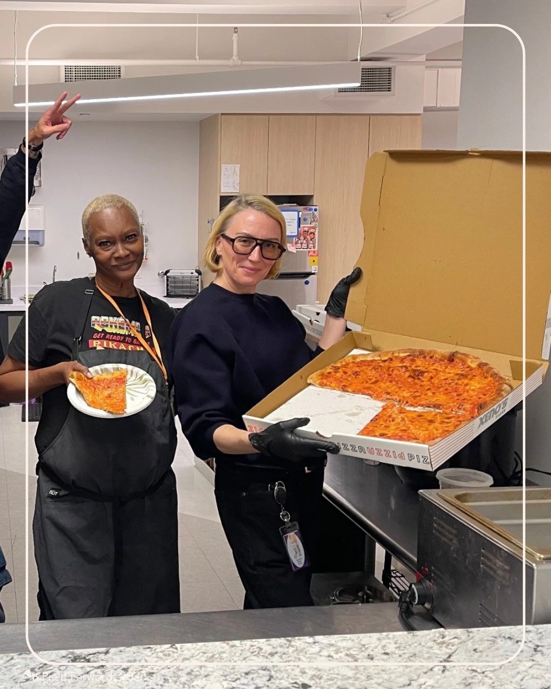 @xenospizza is serving up #Pizza4Good in midtown Manhattan🧡 They just delivered 20 pizzas to @aliforneycenter, providing hunger relief to homeless LGBTQ+ and at-risk youth. 

This #PieItForward delivery was possible thanks to our community&rsquo;s g
