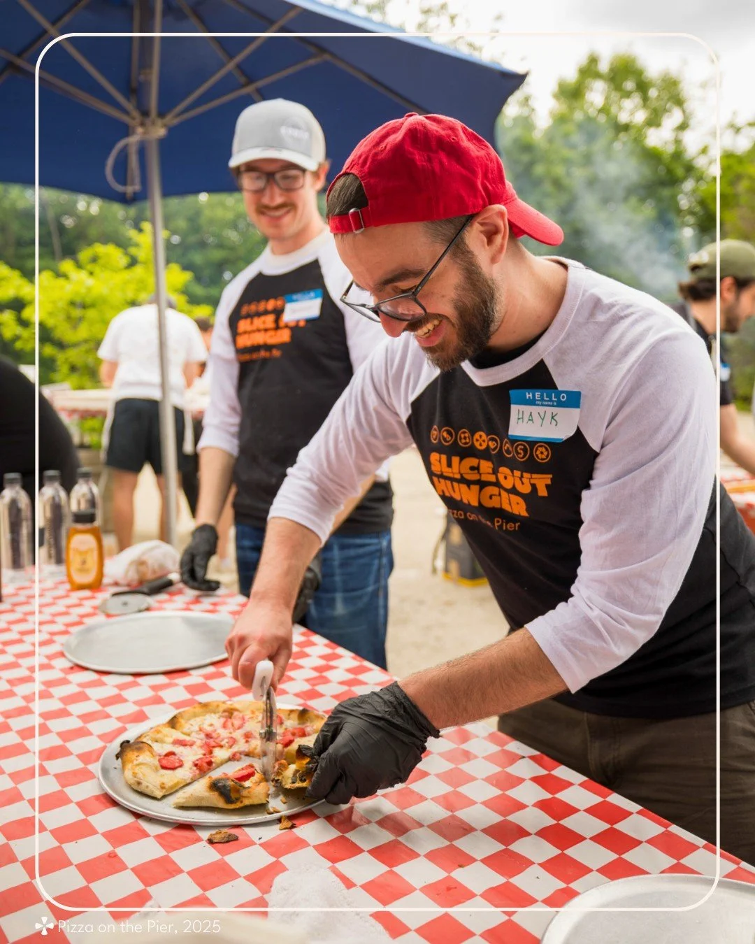 Help us make the pizza magic happen in NYC🍕🗽 Volunteer at #PizzaOnThePier to make it the best #Pizza4Good party ever🎉 

The only qualifications are a passion for pizza, be 18+, and be available for 2 of 3 event sessions. 

As a volunteer, you'll h