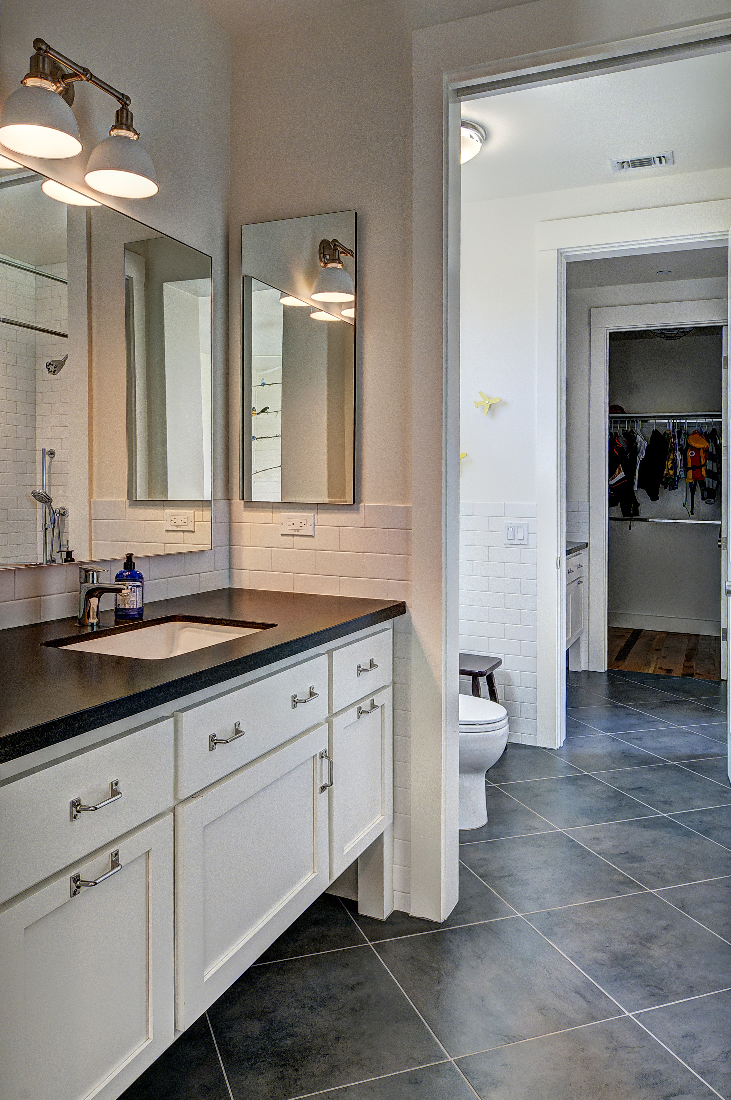 Jack-n-Jill Bath.jpg